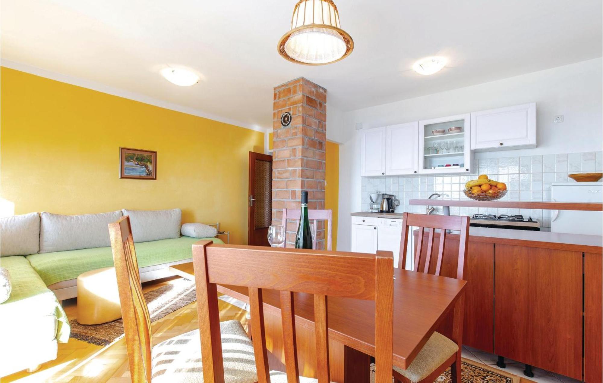 Stunning Apartment In Novi Vinodolski With Wifi Exteriör bild