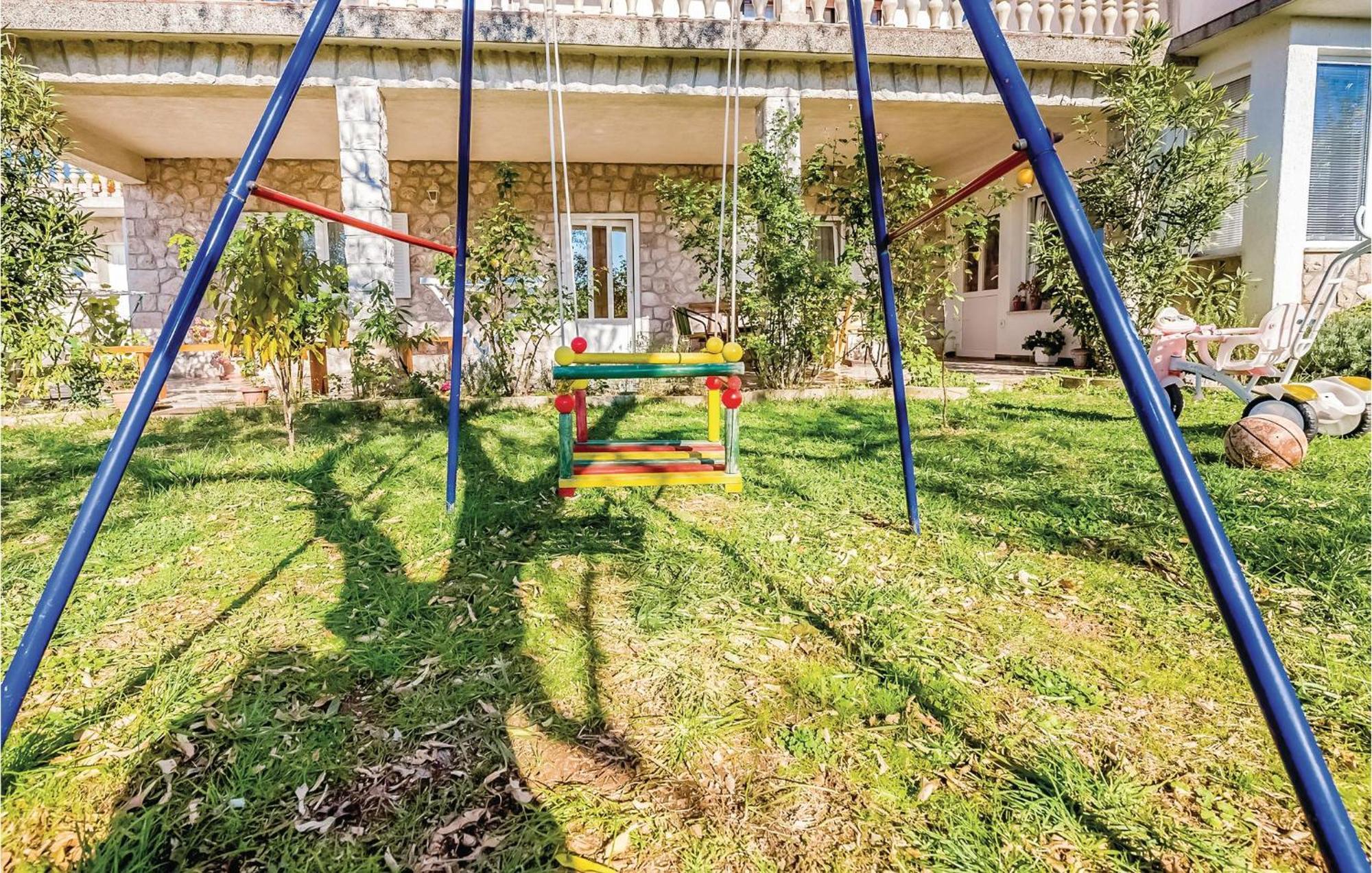 Stunning Apartment In Novi Vinodolski With Wifi Exteriör bild